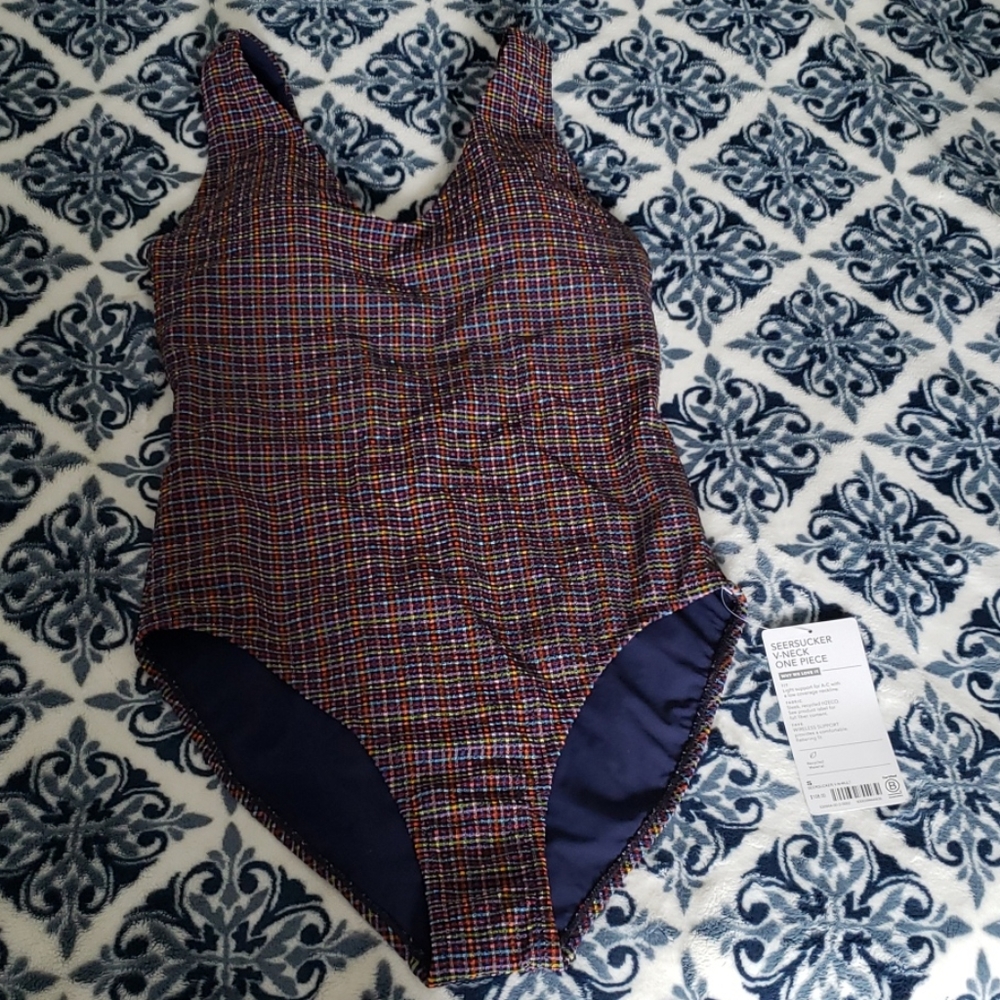 Athleta Seersucker V Neck One Piece 👙